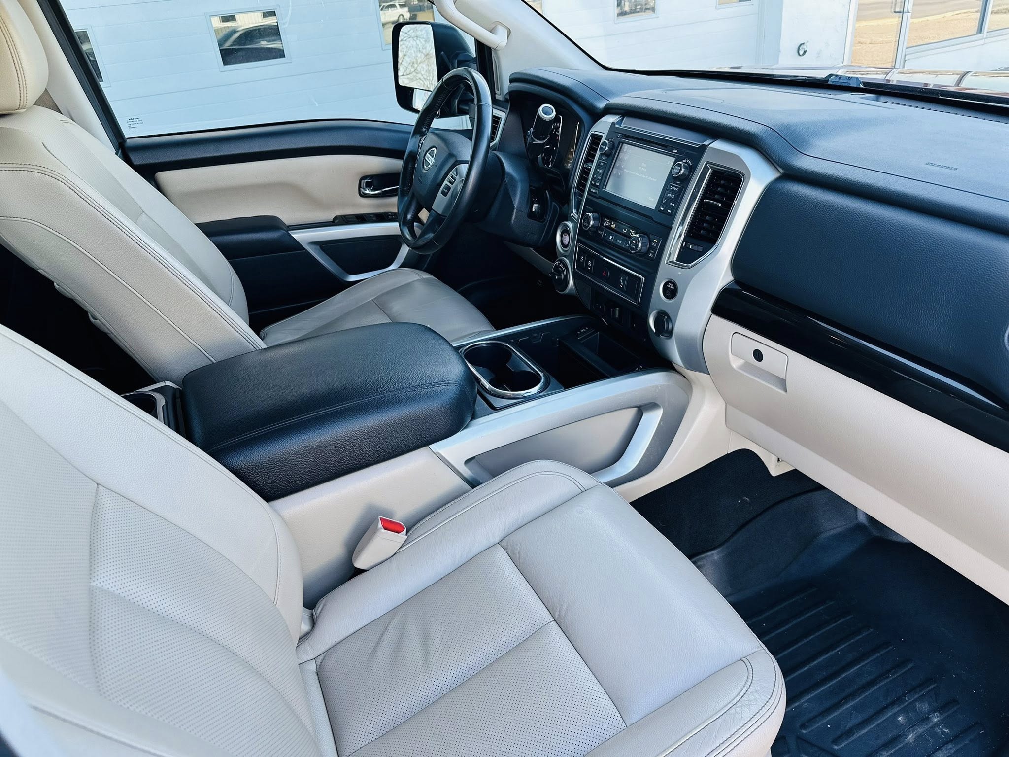 2018 Nissan Titan SV